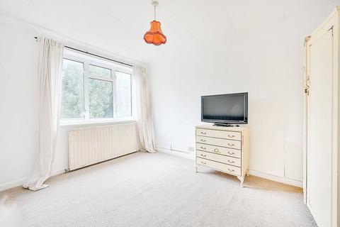 2 bedroom flat for sale, Mount Avenue, Ealing, London, W5