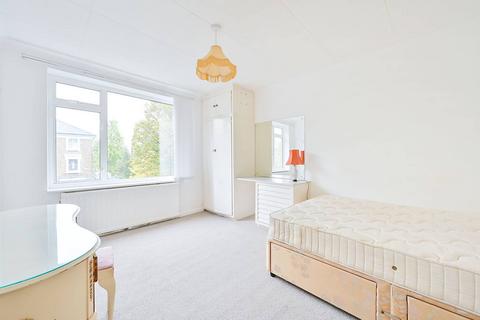 2 bedroom flat for sale, Mount Avenue, Ealing, London, W5