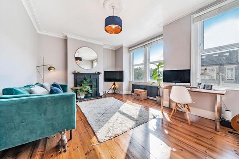 61 Avarn Road, London, SW17 9HB