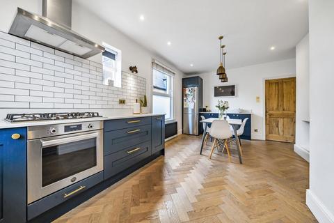 61 Avarn Road, London, SW17 9HB