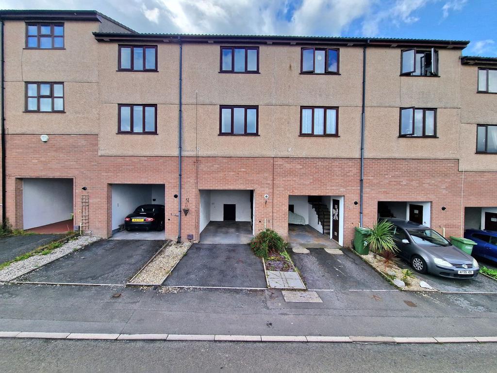 Grange Road, Torquay, TQ1 2 bed terraced house for sale £190,000