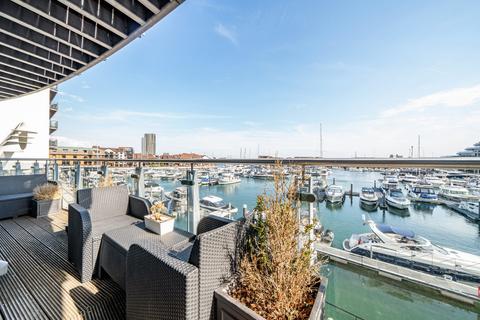 2 bedroom apartment for sale, Channel Way, Ocean Village, Southampton, Hampshire, SO14