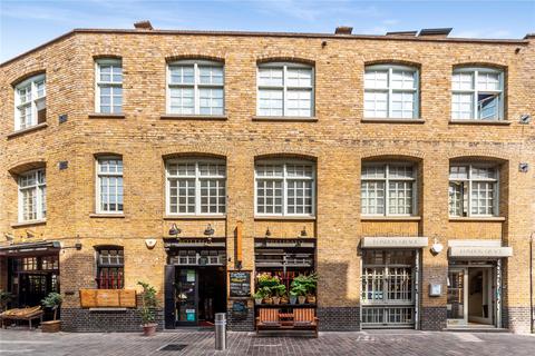 2 bedroom apartment to rent, Chapel Place, London, EC2A