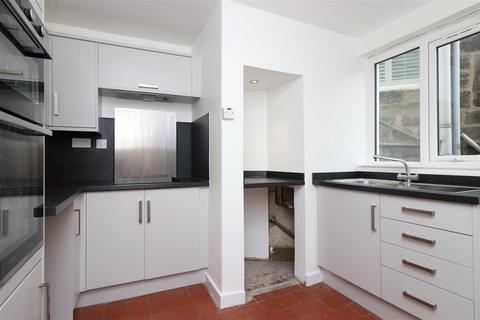 2 bedroom end of terrace house to rent, Lister Hill, Leeds, West Yorkshire, UK, LS18