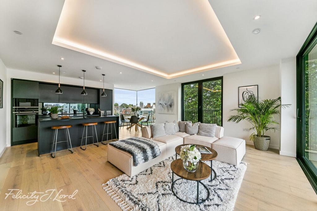 Rendlesham Road, London, E5 3 bed apartment for sale £990,000