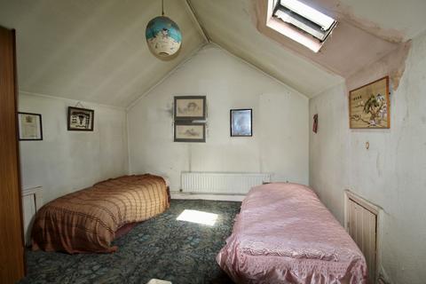 4 Buckley Street, Uppermill, Oldham, OL3 6BP