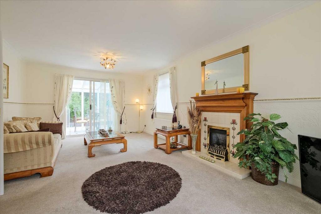 Lady Watson Gardens, Hamilton 3 bed bungalow for sale £275,000