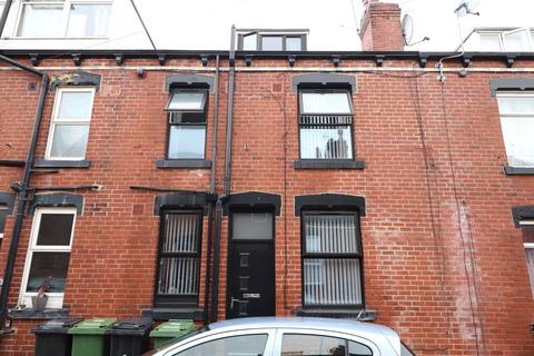 2 bedroom terraced house to rent, Barden Mount, Armley, Leeds, LS12