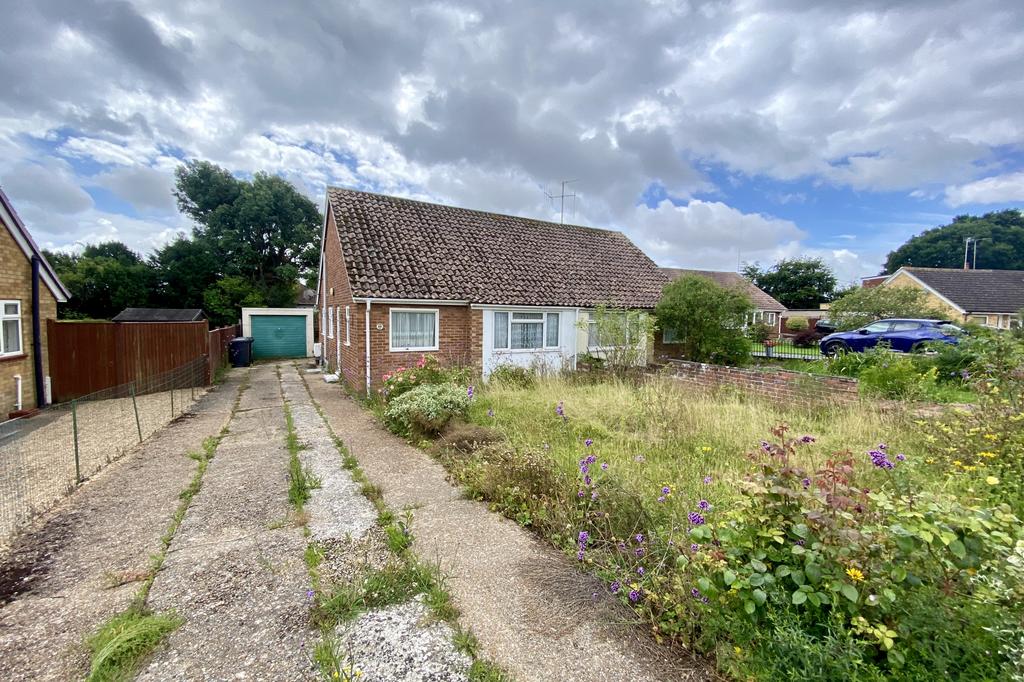 Dover Road, Polegate, East Sussex, BN26 2 bed bungalow for sale £290,000