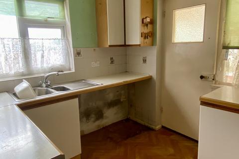 2 bedroom bungalow for sale - Dover Road, Polegate, East Sussex, BN26