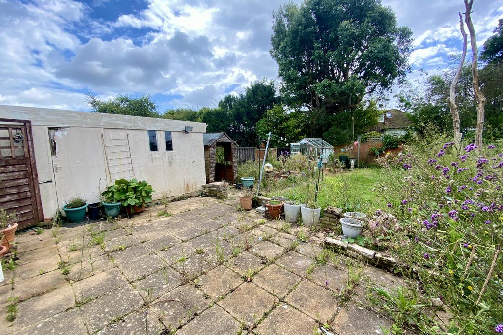 Dover Road, Polegate, East Sussex, BN26 2 bed bungalow for sale £270,000