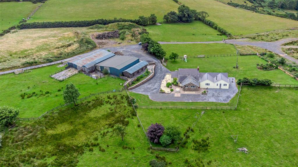 Llanfynydd, Nr Llandeilo, Carmarthenshire, SA32 4 bed detached house
