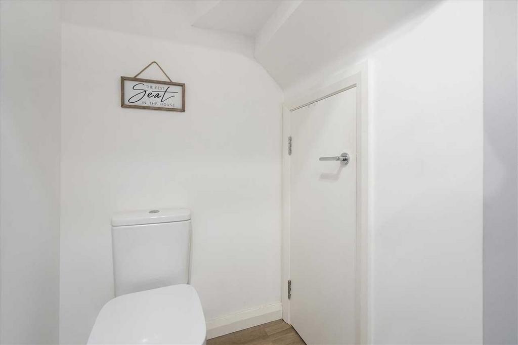 Lower Level WC (2)