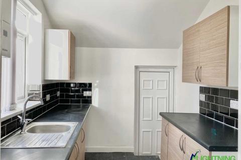 2 bedroom flat to rent, Collingwood Terrace, Gateshead NE11