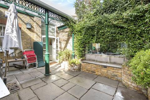 15 Rosenau Crescent, London, SW11 4RY