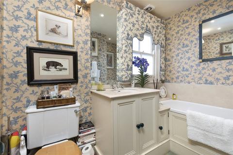 15 Rosenau Crescent, London, SW11 4RY