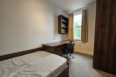 6 bedroom house to rent, Stanmore Street, Leeds