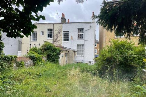 4 bedroom end of terrace house for sale - Wrotham Road, Gravesend, Kent, DA11