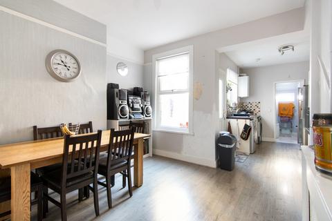 102 Brompton Lane, Rochester, ME2 3BG