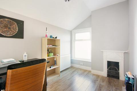 102 Brompton Lane, Rochester, ME2 3BG