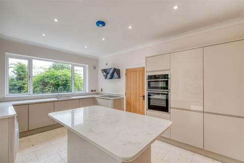 216 Birchfield Road, Redditch, B97 4NA