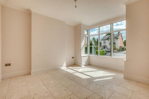 216 Birchfield Road, Redditch, B97 4NA