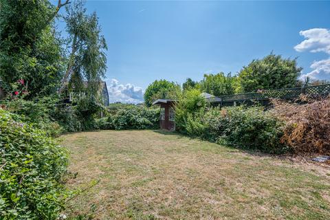 18 Victoria Drive, Great Wakering, Southend-on-sea, SS3 0AT