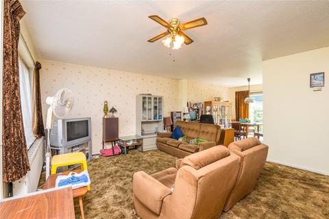 18 Victoria Drive, Great Wakering, Southend-on-sea, SS3 0AT