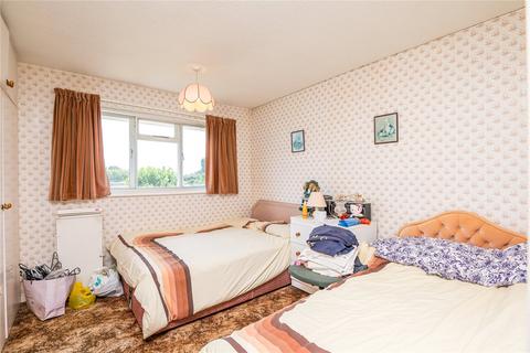 18 Victoria Drive, Great Wakering, Southend-on-sea, SS3 0AT