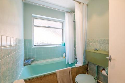 18 Victoria Drive, Great Wakering, Southend-on-sea, SS3 0AT