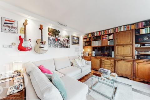 1 bedroom apartment to rent, Dean Street W1D