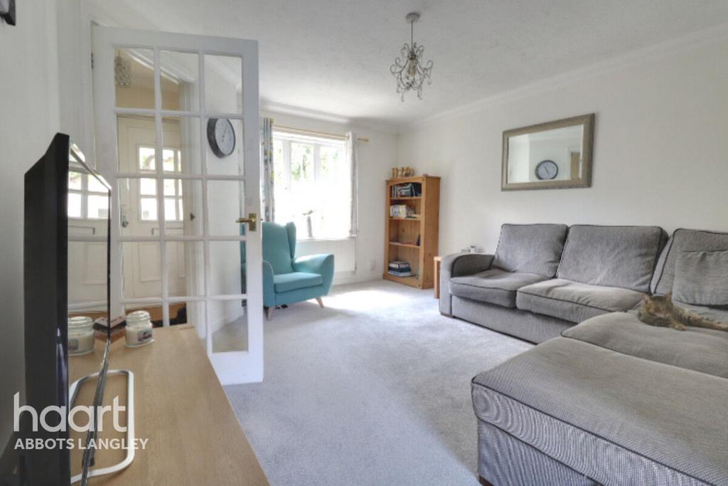 Balmoral Road, Abbots Langley 4 bed end of terrace house £600,000