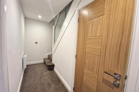 2 bedroom flat to rent, Sandhill Lane, Moortown, Leeds, West Yorkshire, LS17