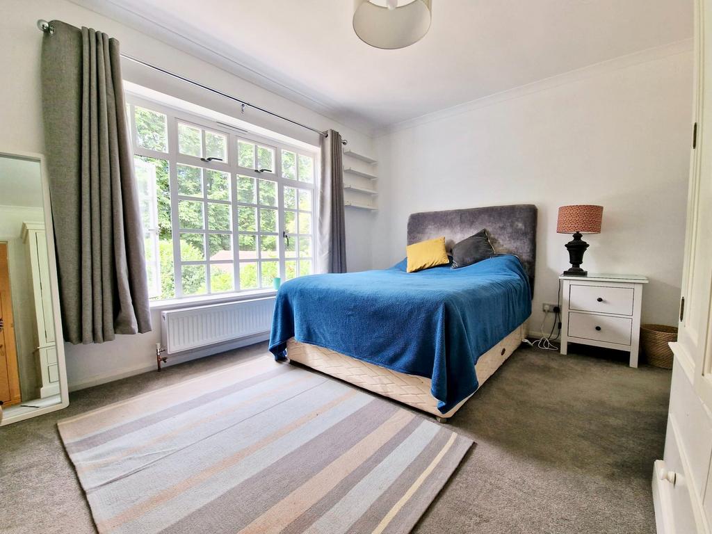 The Annexe, Little Austins Road, Farnham Studio to rent £900 pcm (£