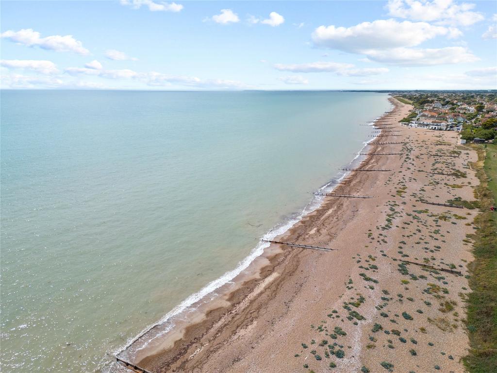 Coastal Road, East Preston, Littlehampton, West Sussex, BN16 4 bed