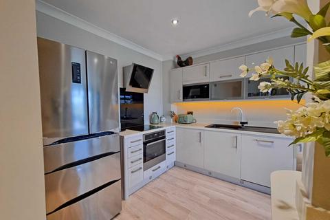 2 bedroom house to rent, Witney Close, Ipswich