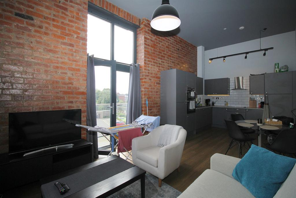 Lounge / Kitchen