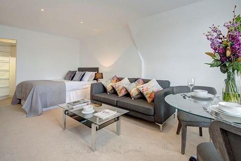 Studio to rent, Hill Street, London, Greater London, W1J