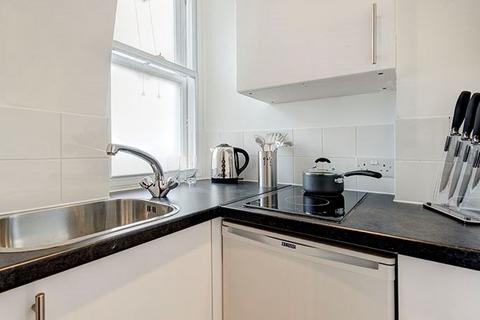 Studio to rent, Hill Street, London, Greater London, W1J