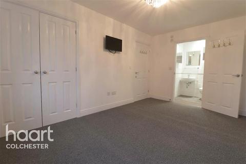 3 bedroom flat to rent, North Station