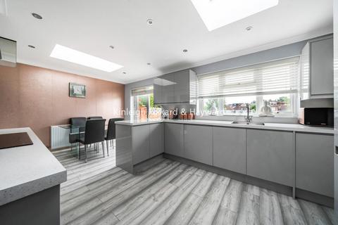 49 Domonic Drive, London, SE9 3LN