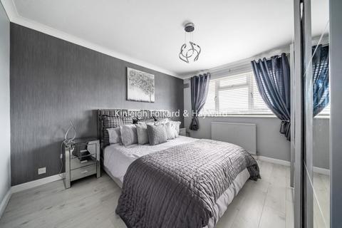 49 Domonic Drive, London, SE9 3LN