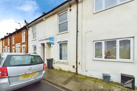 2 bedroom terraced house for sale, Station Road, Copnor