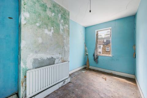 19 Springfield Road, London, W7 3JP