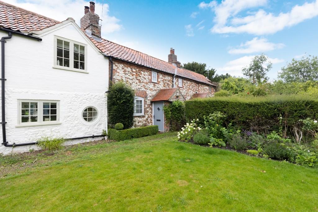 HolmenexttheSea 3 bed cottage for sale £550,000