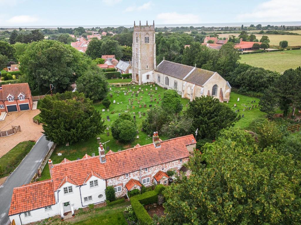HolmenexttheSea 3 bed cottage for sale £550,000