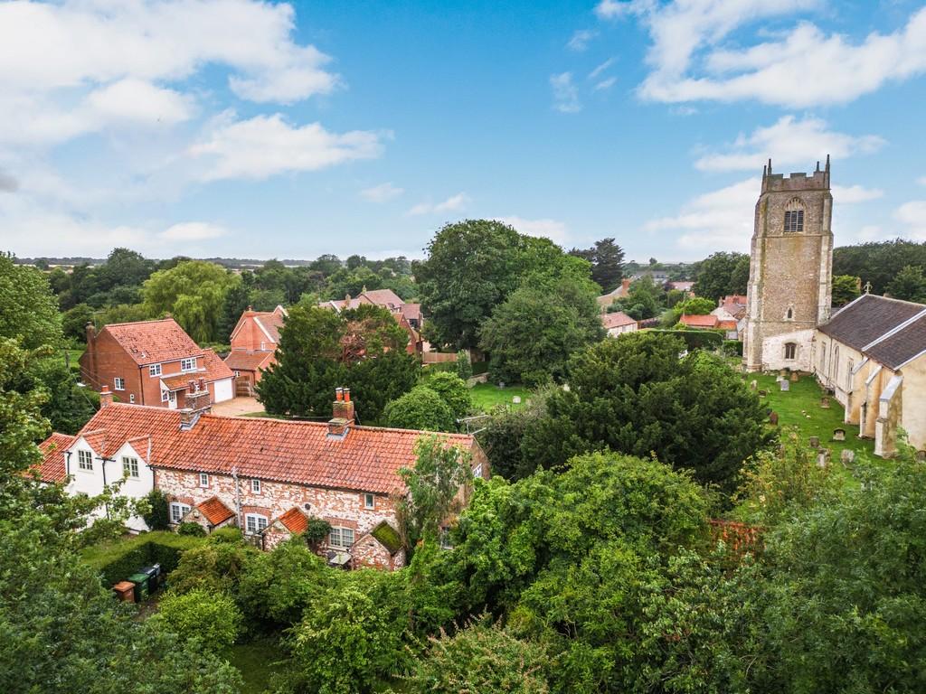 HolmenexttheSea 3 bed cottage for sale £550,000