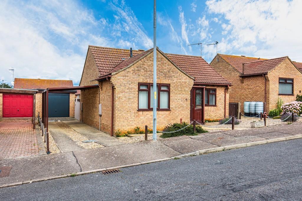 Hunstanton 2 bed detached bungalow for sale £325,000