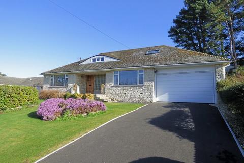 Greensleeves Avenue, Broadstone