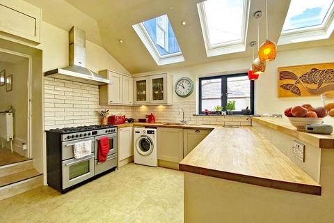 11 Mount Pleasant, Hayle, TR27 4LD